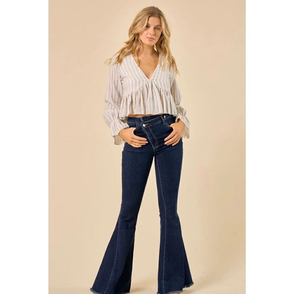 Altar'd State Women's Stripes Plunging Neck Bell Sleeves Cropped Blouse Size M